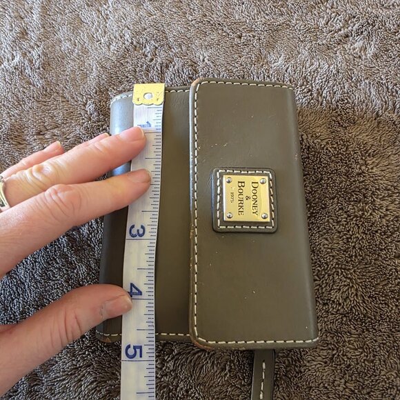 Dooney & Bourke Smooth Leather Small Flap Wallet Taupe Trifold Logo Plate Zip - Picture 14 of 14